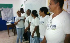 2013-10-24_educandos_beneficados_com_oculos