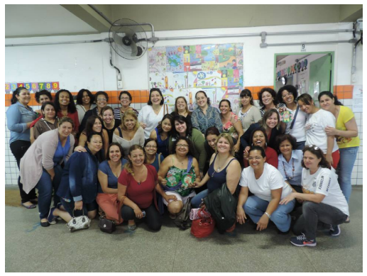 Não é no silêncio que os homens se fazem, mas na palavra, no trabalho, na ação-reflexão. Paulo Freire During the second half of 2013 it was conducted in a Municipal...