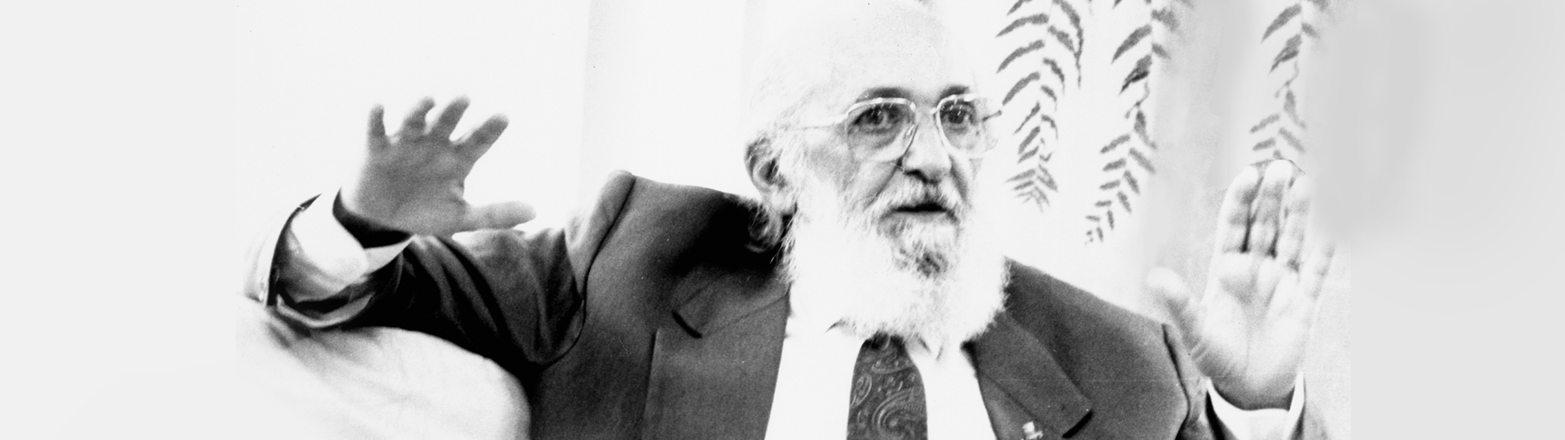 “A práxis revolucionária somente pode opor-se à práxis das elites dominadoras. E é natural que assim seja, pois são que fazeres antagônicos.” Paulo Freire During the XI Social Sciences Week...